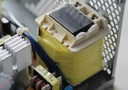 電源廠家:從電源內(nèi)部了解電源