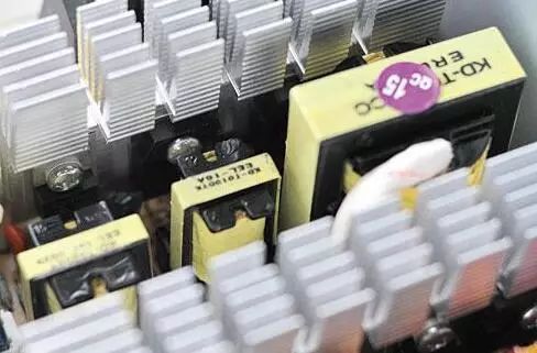電源廠家:從電源內(nèi)部了解電源