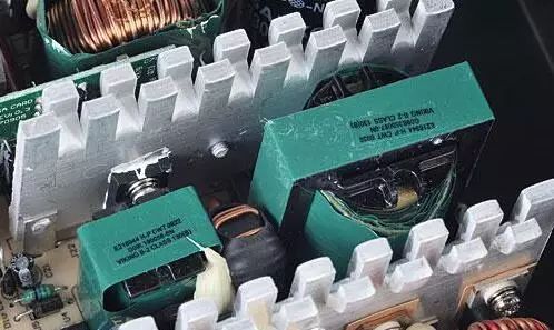 電源廠家:從電源內(nèi)部了解電源